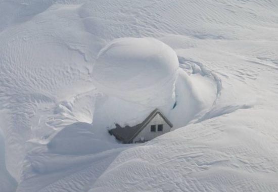 amazing photos: snow house